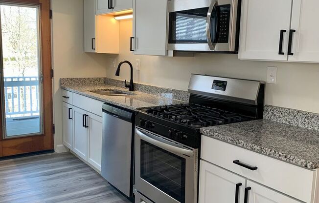 Remodeled Large Two Bedroom in Ft. Mitchell