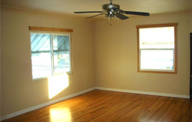 LOCATION LOCATION!! 4-bed 2-bath home located in Berkeley Gardens neighborhood 1 block away from Regis University!!