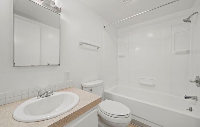 Studio, 1 bath, 500 sqft, $1,200, Unit 07
