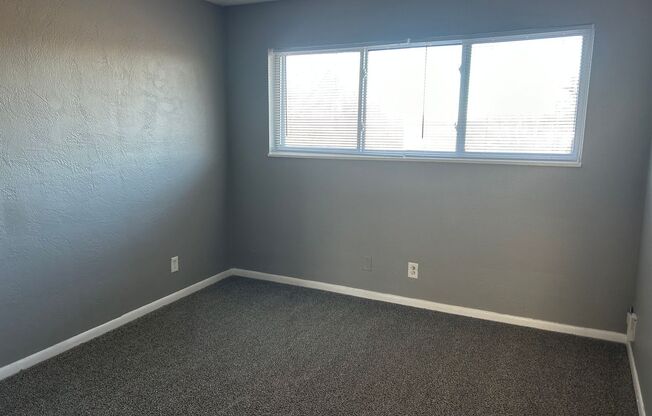 2 beds, 1 bath, 750 sqft, $1,070, Unit B08 1050 14