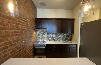 1 bed, 1 bath, $2,400, Unit 4R