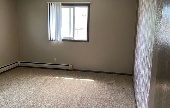 2 beds, 1 bath, $700, Unit Unit 3