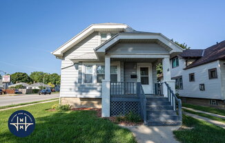 8208 W LINCOLN AVE