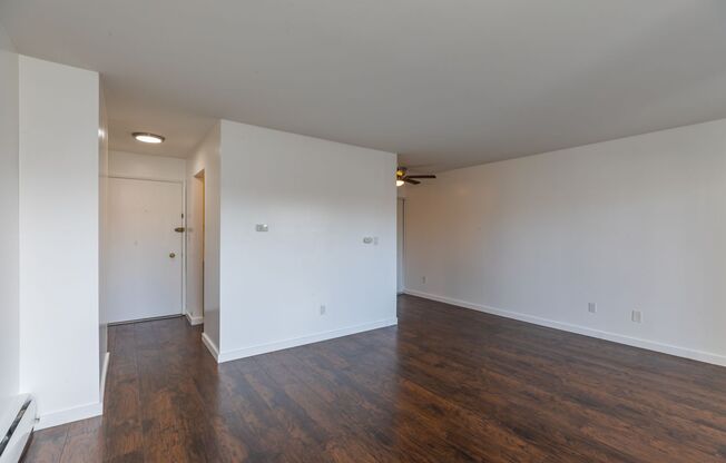 1 bed, 1 bath, 490 sqft, $1,945, Unit 08