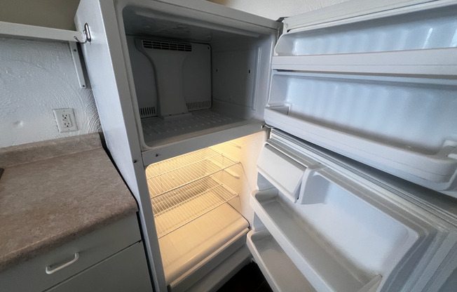 Studio, 1 bath, 400 sqft, $850, Unit 703