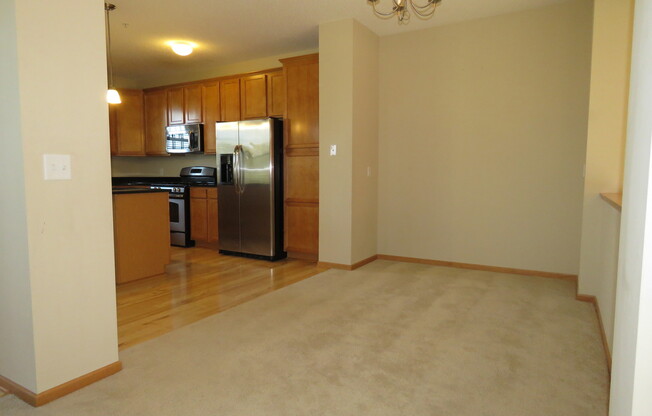 avail 07.01.2025, 3 bd 4 ba 2 car garage end unit townhome in Maple Grove
