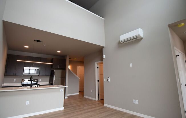 1 bed, 1 bath, 816 sqft, $1,970, Unit 5604-407