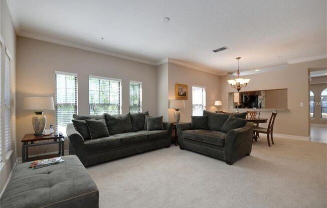 Amazing 4 Bed 3.5 Bath gated Town House in Lake Mary, FL!