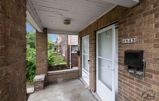 2 beds, 1 bath, $900, Unit 4841 Cortland-Upper