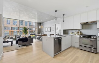 32 Traveler Street