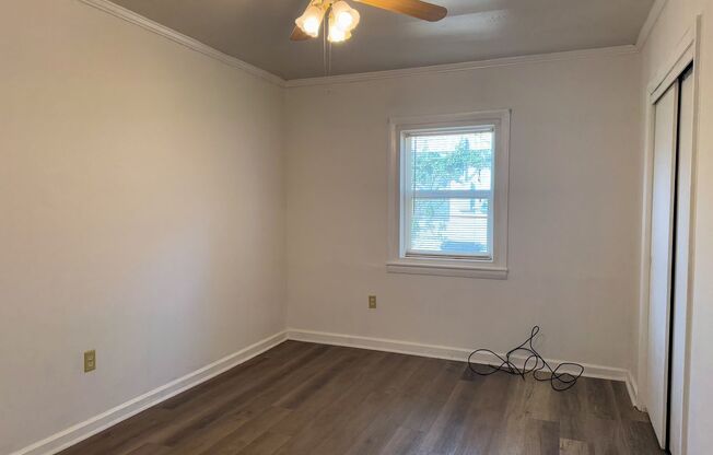 2 beds, 1 bath, $1,141