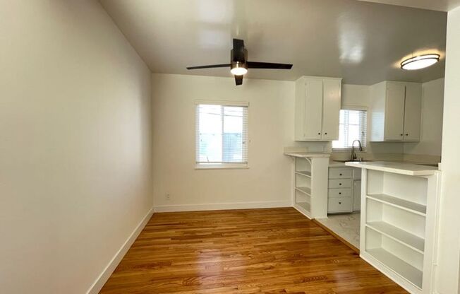 2 beds, 1 bath, 850 sqft, $3,075, Unit 105#12