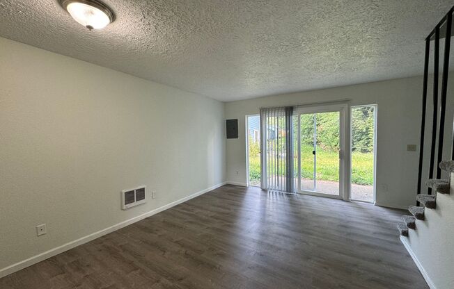 2 beds, 1.5 baths, 780 sqft, $1,475, Unit 09