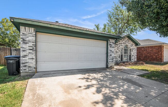 This charming 3-bedroom, 2-bath home in desirable South Fort Worth offers 1,268 square feet of modern living space.