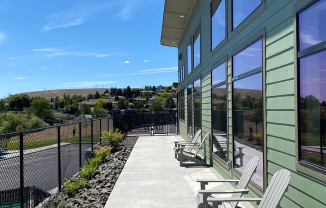 2 beds, 2.5 baths, 1,279 sqft, $1,800, Unit C10