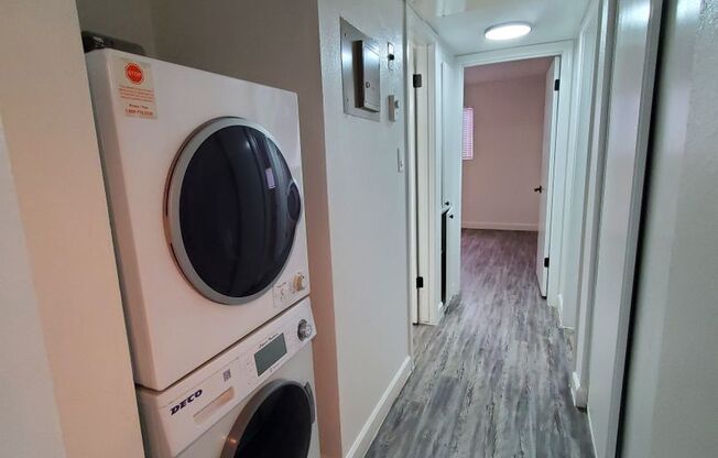 2 beds, 2 baths, 977 sqft, $1,545, Unit 08