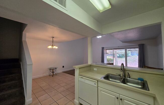 3 beds, 2 baths, $1,750, Unit # 3