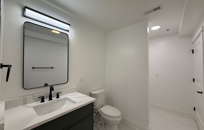 2 beds, 2 baths, 1,000 sqft, $3,985, Unit 211