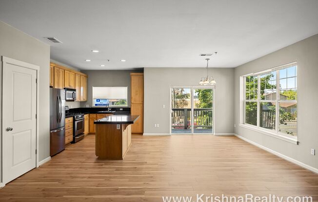 Spectacular 3BD* 2.5 BA* Condo*by Nike World Campus & Villa Sport*Walk to Max* W/S/G Included!