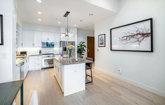 Luxury 1 Bed 1 Bath Condo at The Peloton W/Best Amenities in Boulder.