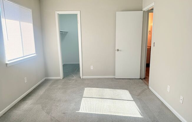 Large 2 bedroom! *** Move in Special***