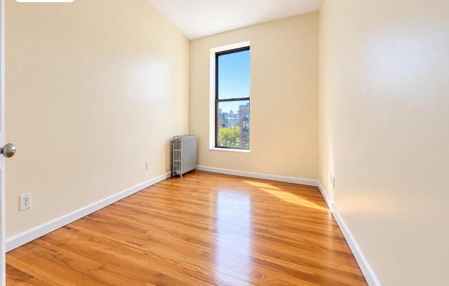 8 57 ASTORIA BLVD