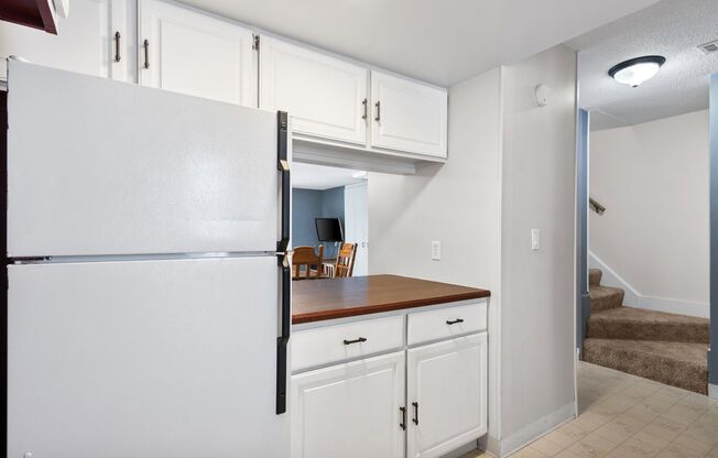 2 beds, 2.5 baths, $1,725, Unit C-3