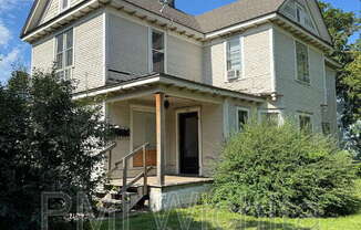 1001 S TOPEKA