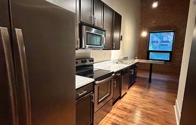 1 bed, 1 bath, 744 sqft, $1,300, Unit W204