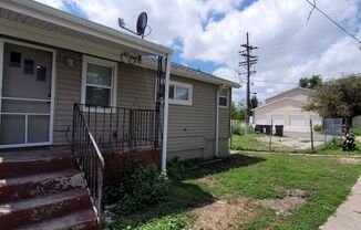 Available Now- Clean, Cute 1 bed,- 1 bath home