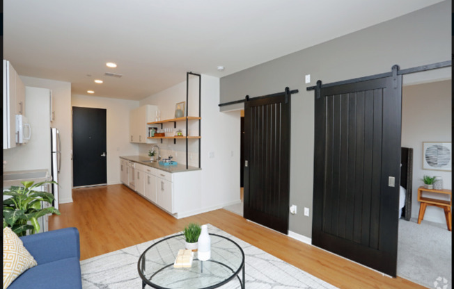 Studio, 1 bath, 550 sqft, $1,475, Unit 515