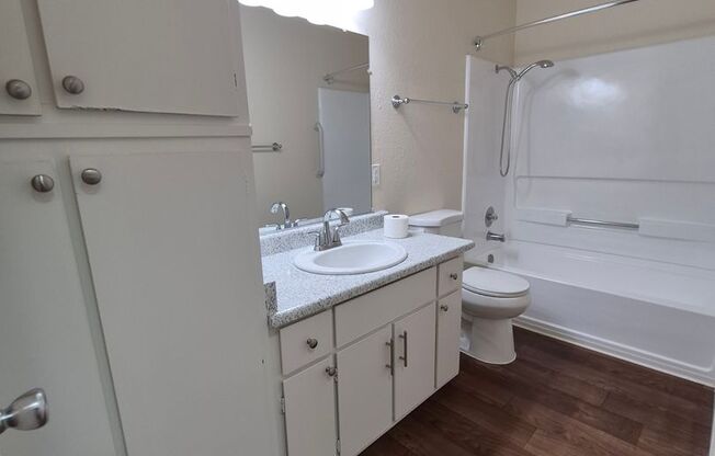 1 bed, 1 bath, 720 sqft, $1,550, Unit 20