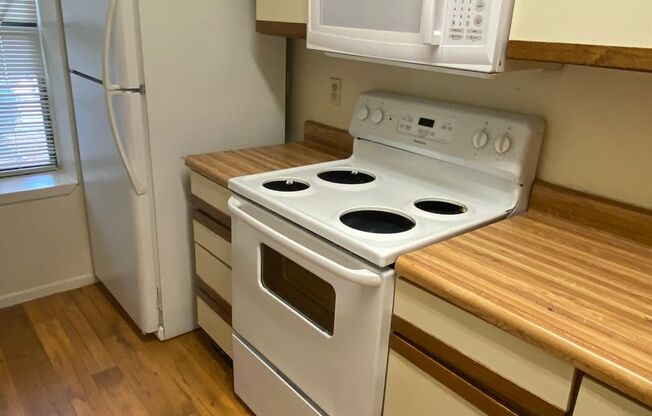2 bedroom condo by UNT