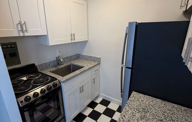 Studio, 1 bath, 400 sqft, $850, Unit #212