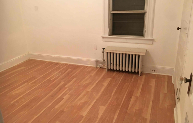 40 Romaine Ave 1