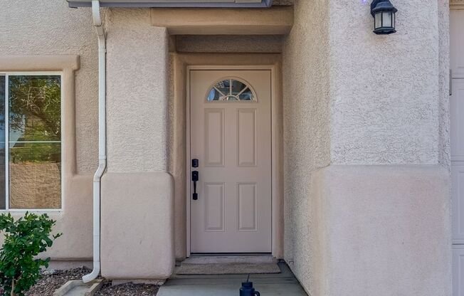 Fully Remodeled & Move-In Ready – Modern Finishes + Huge Loft!