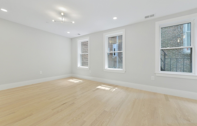 10 LAMSON CT