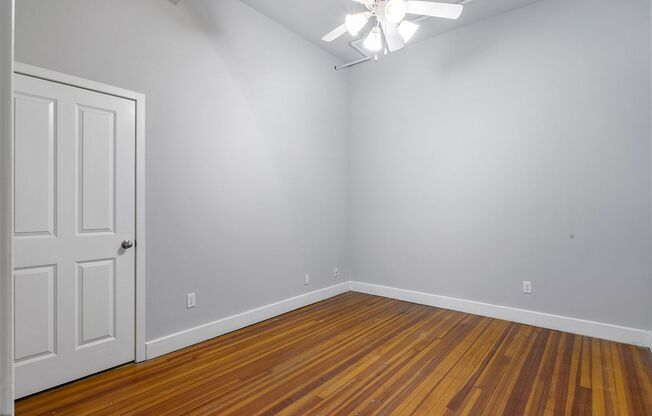 2 beds, 2 baths, 914 sqft, $1,650, Unit APT 32