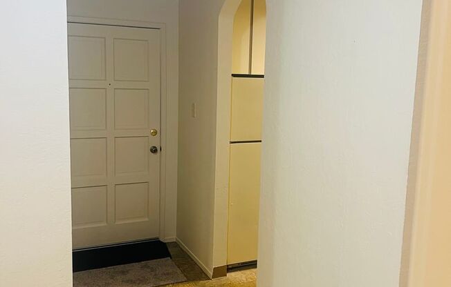 2 beds, 1 bath, $3,000, Unit Unit 133