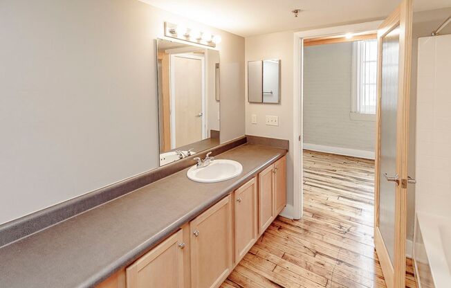 1 bed, 1 bath, 1,010 sqft, $1,599, Unit 3301-312