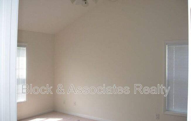 1822 EVA MAE DR
