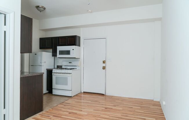 1 bed, 1 bath, 375 sqft, $1,425, Unit 4615-GB