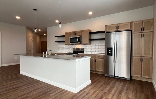 2 beds, 2 baths, 1,279 sqft, $2,850, Unit WR 305-310