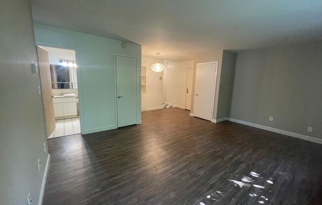 2 beds, 1 bath, $1,425, Unit 107