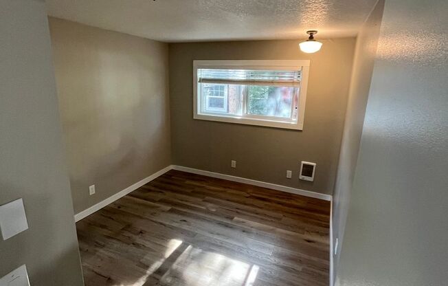 1 bed, 1 bath, 415 sqft, $1,295, Unit 16