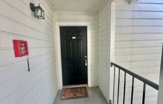 2 beds, 1 bath, 810 sqft, $1,395, Unit r2550n3304