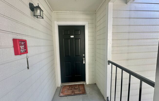 2 beds, 1 bath, 810 sqft, $1,395, Unit r2550n3304