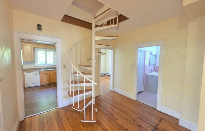 19 FOWLER ST