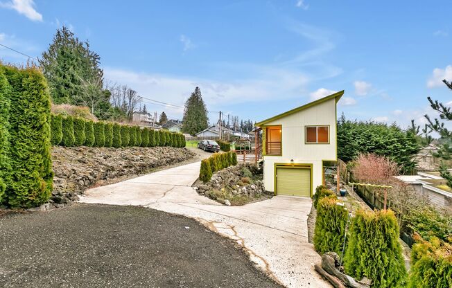 Stunning 3-Bedroom Home in Port Orchard