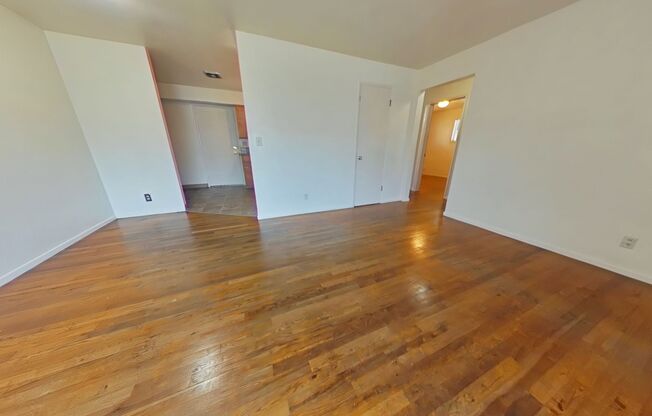 2 Bedroom Duplex ~ Close to Campus
